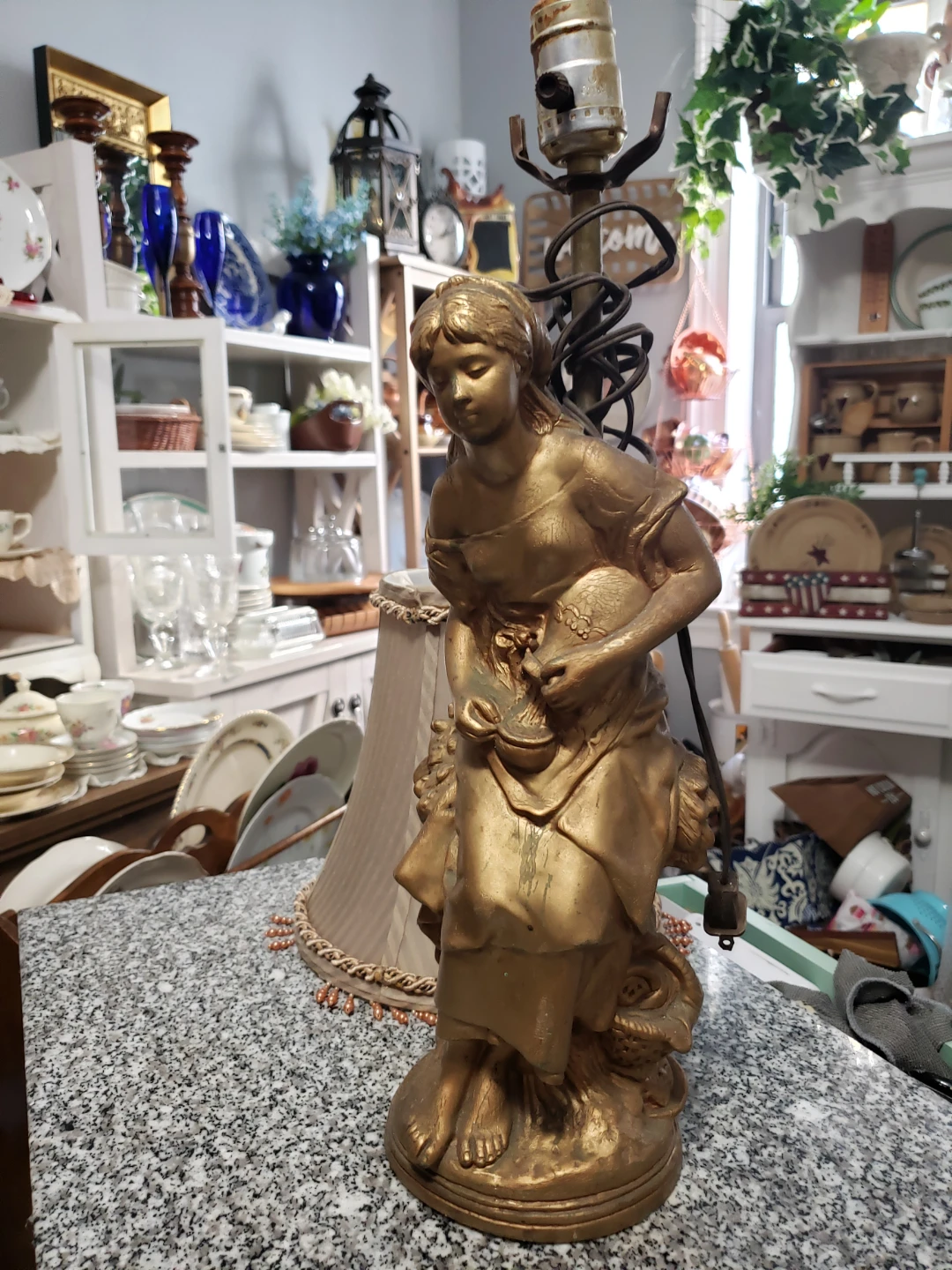 French provincial Lamp with Shade - photo 5