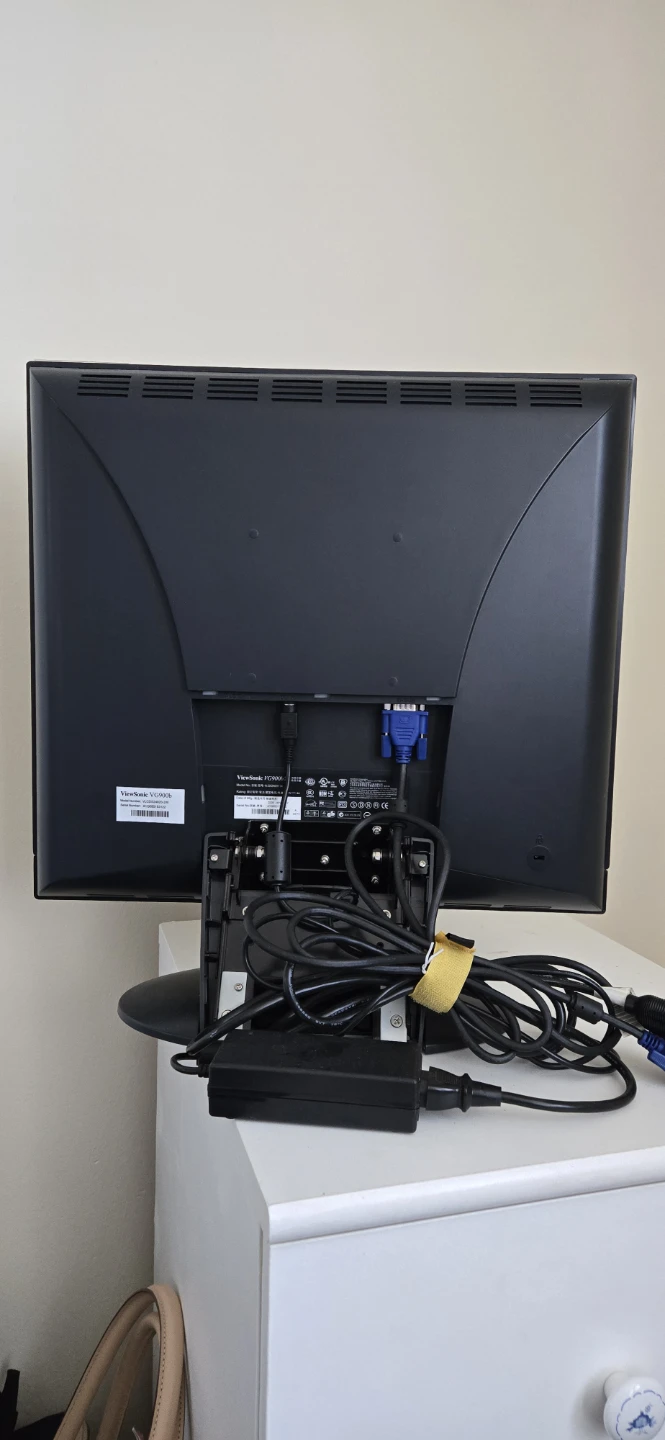 ViewSonic VG900b Monitor - photo 2
