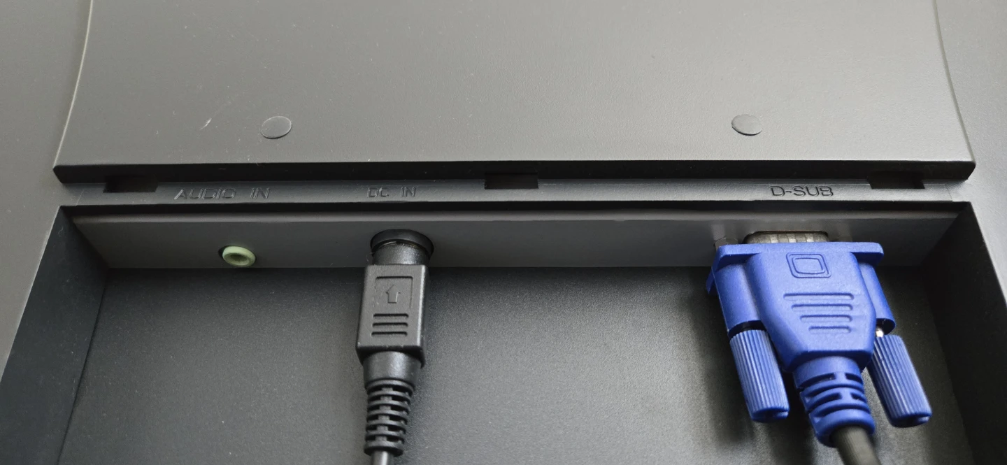 ViewSonic VG900b Monitor - photo 3