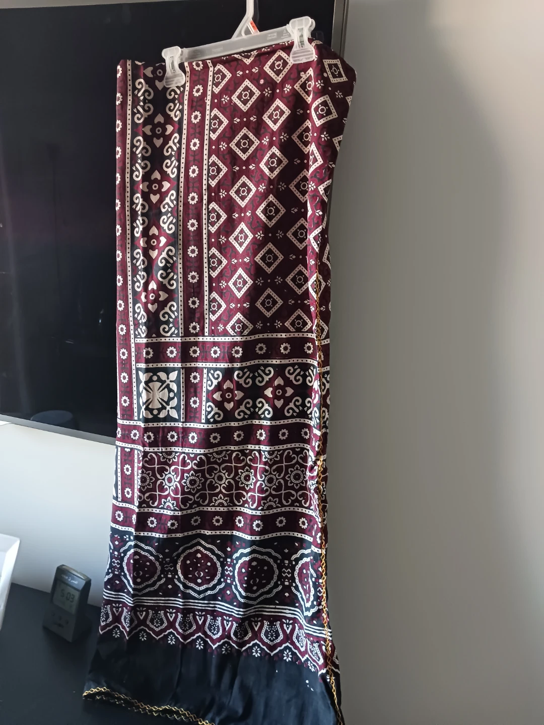 Elegant shawl men and women wearing traditional - photo 4