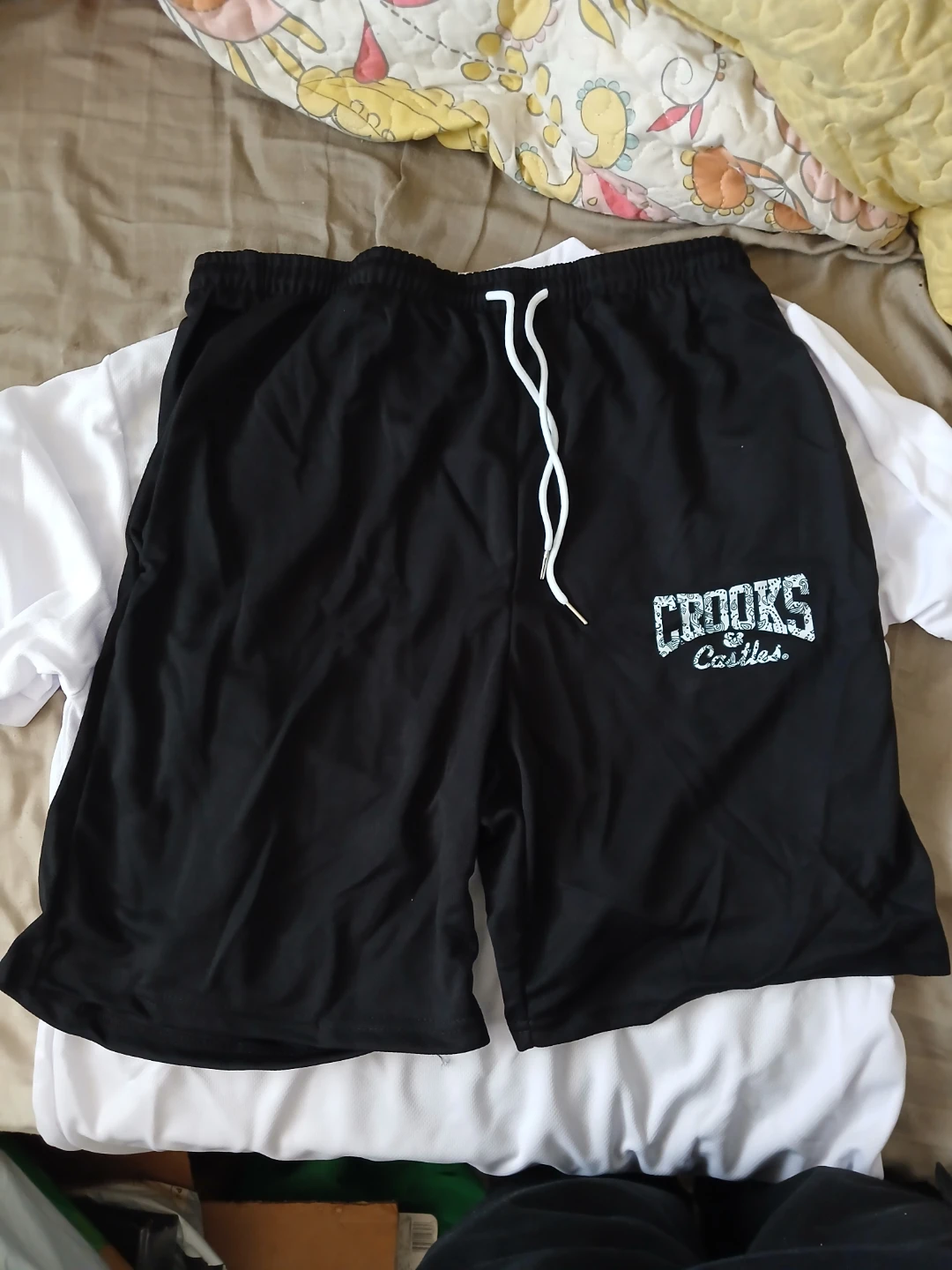 Crooks & Castles T-Shirt & Shorts Set - White/Black, Size L