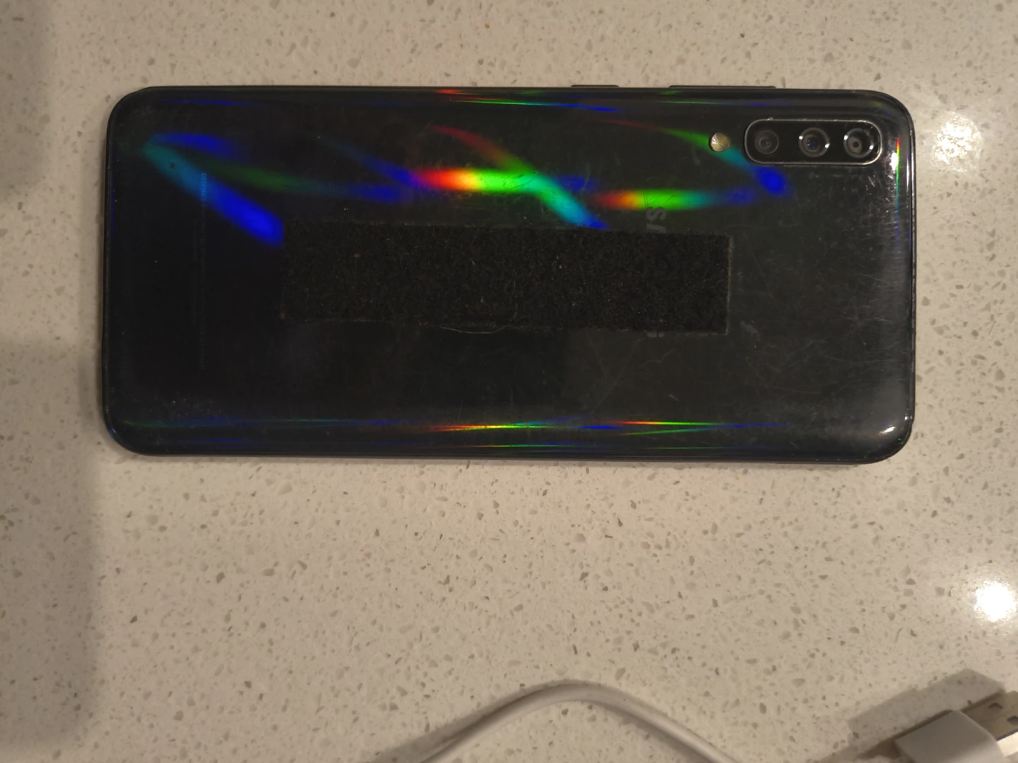 Black Smartphone - Cracked Screen - photo 2