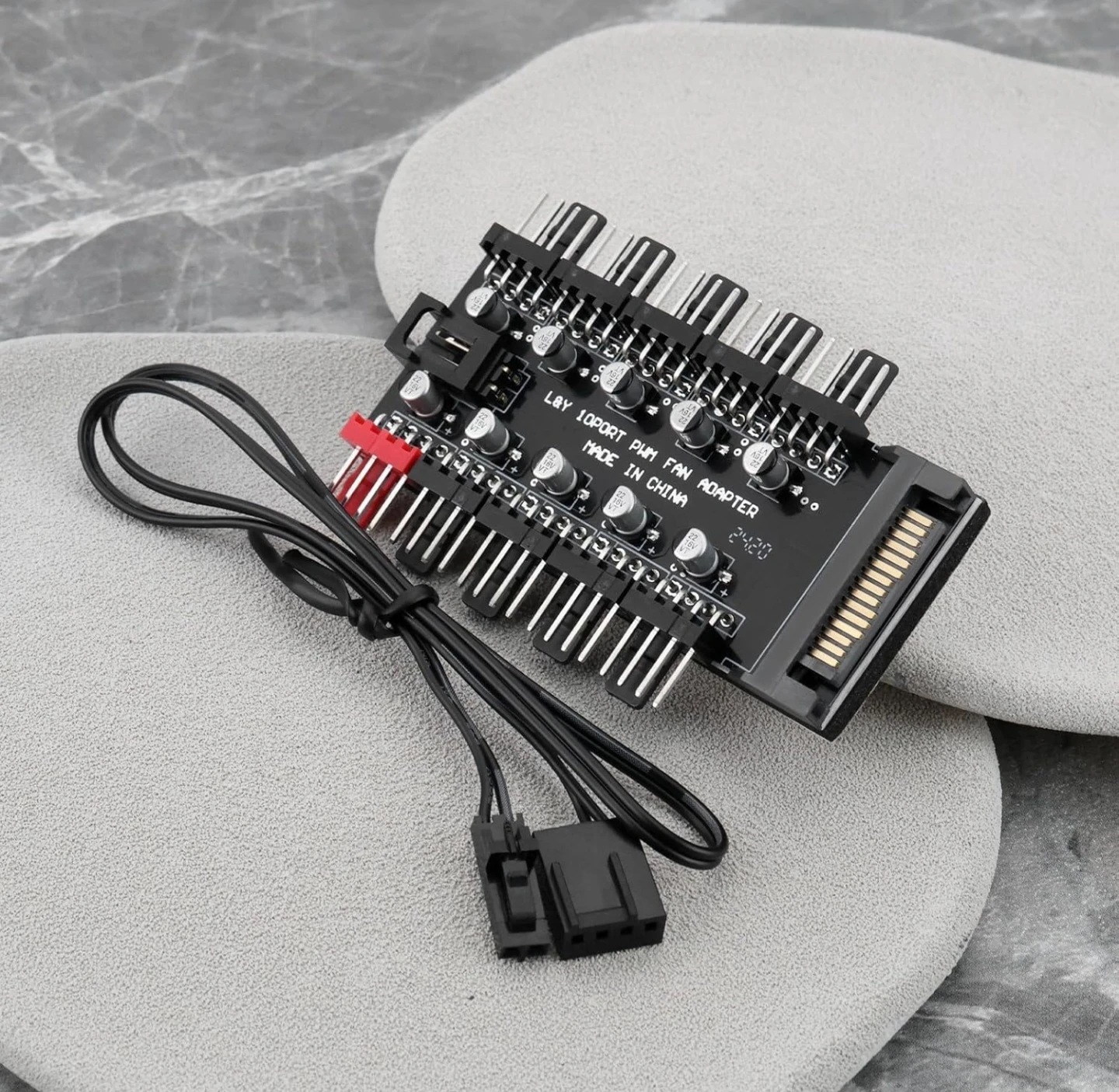 10-Port PWM Fan Hub Adapter - photo 2