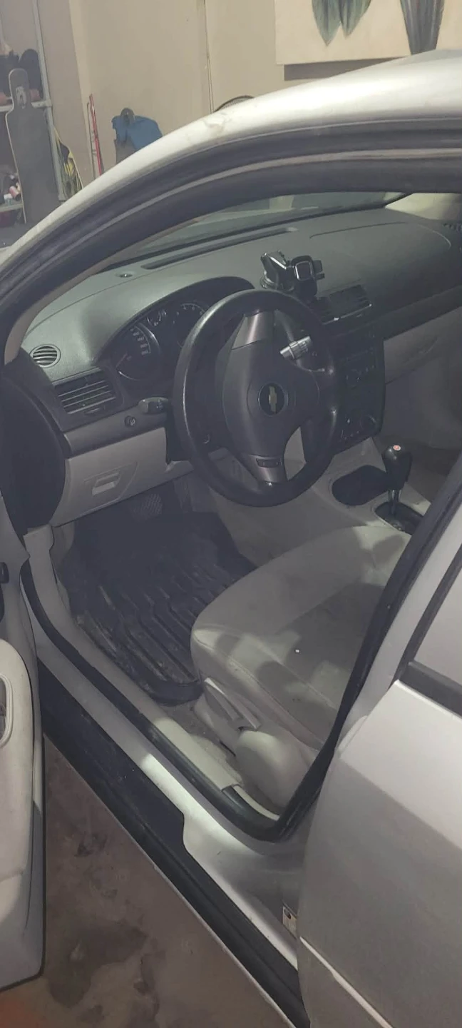 2008 Silver Chevrolet Cobalt - photo 3