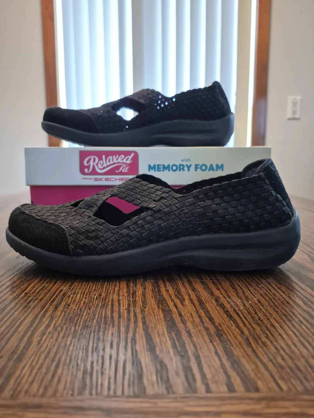 Skechers Shoes / Sandals: Women's Size 11