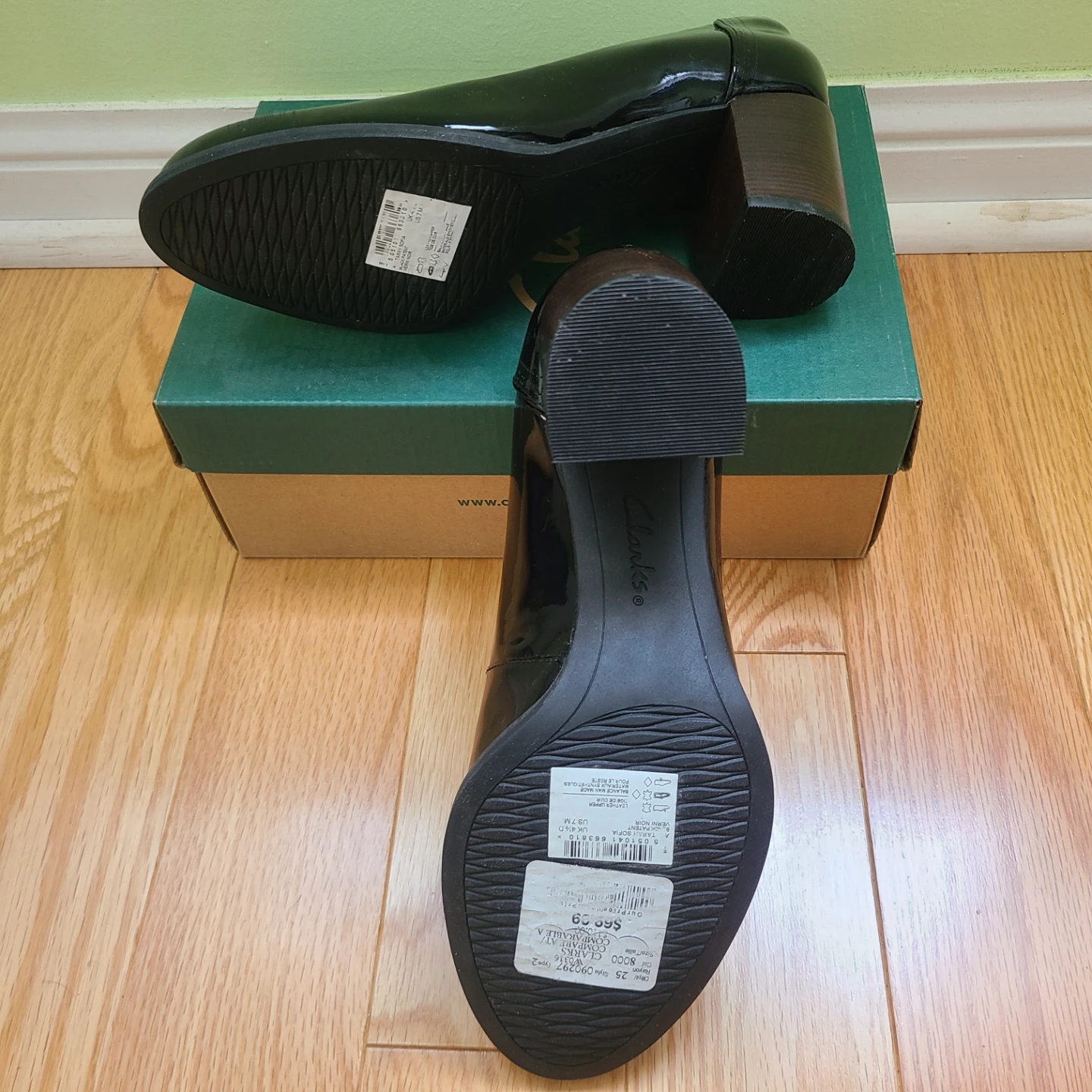 Clarks Leather Block Heel Shoes Size 7B 🌱 - photo 3