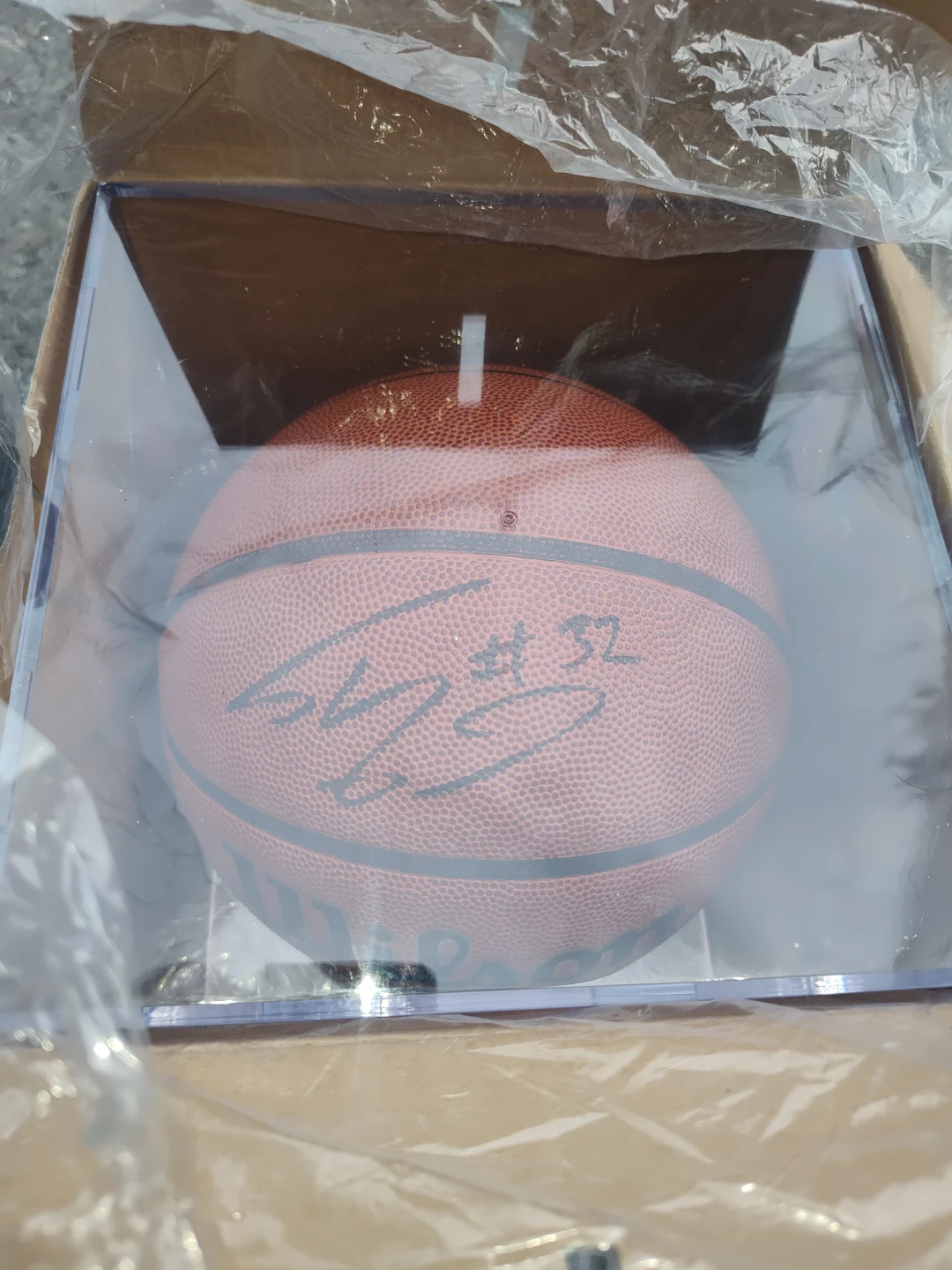 Autographed Basketball Shaq #32 with Ultra-Pro Display Case - photo 3