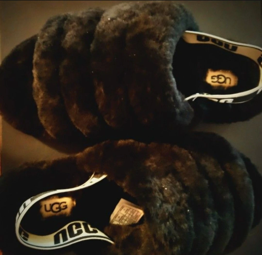 UGG BLACK FLUFFY SLIPPERS SIZE 7 - photo 2