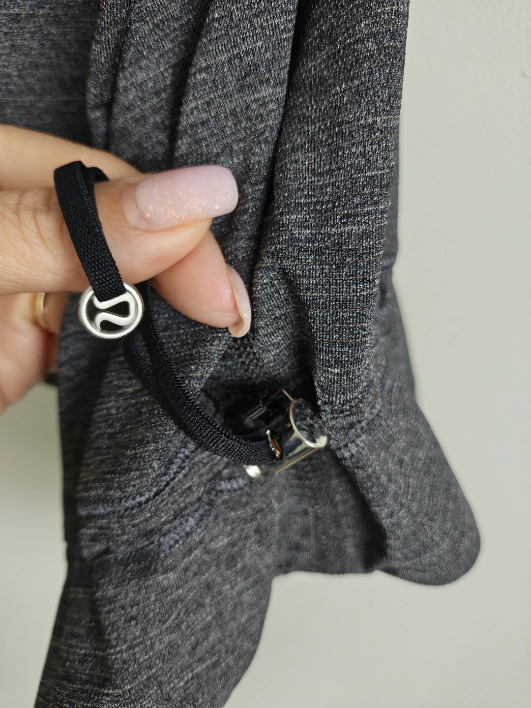 Lululemon Tank Top Size 4 Grey Floral Straps - photo 5