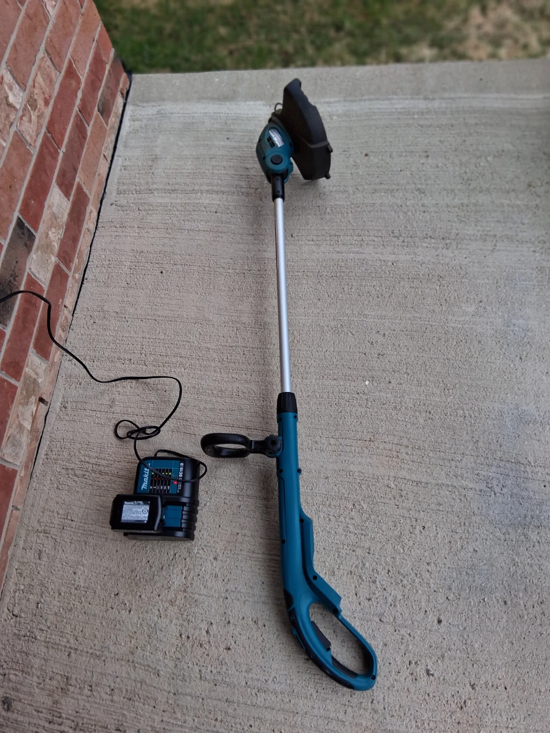 Makita DUR181 String Trimmer 18V Cordless - photo 3
