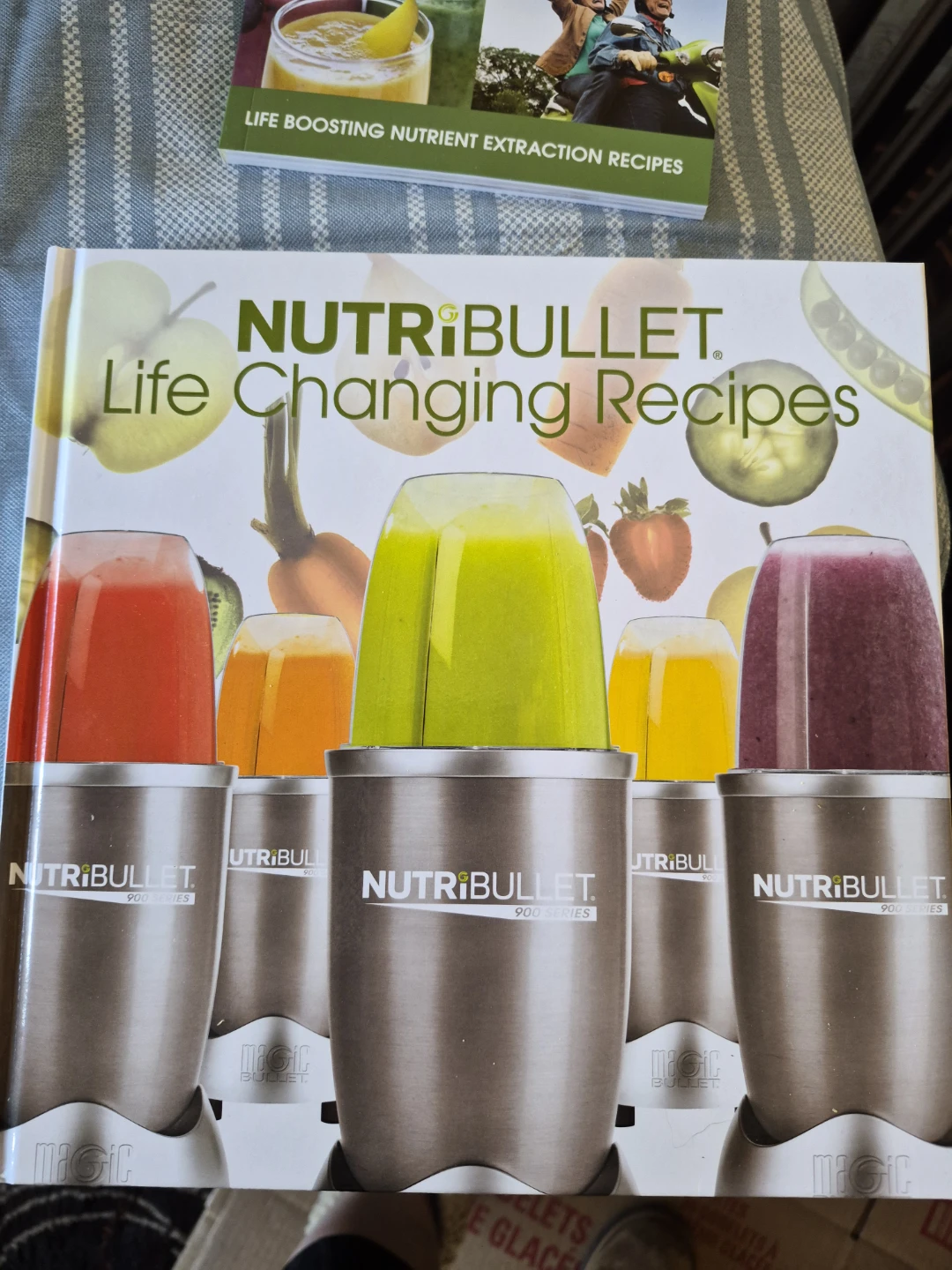 NutriBullet 900 Series Blender with Accessories and Recipe Books - photo 4