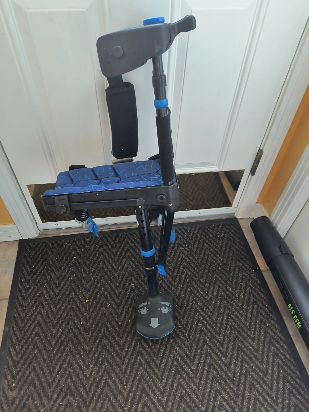 iWALK 2.0 Hands-Free Crutch - photo 2