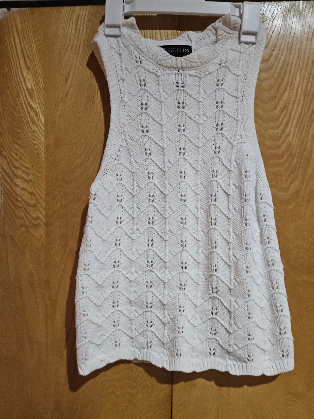 DESIGN365 White Knit Sleeveless Top - Size S