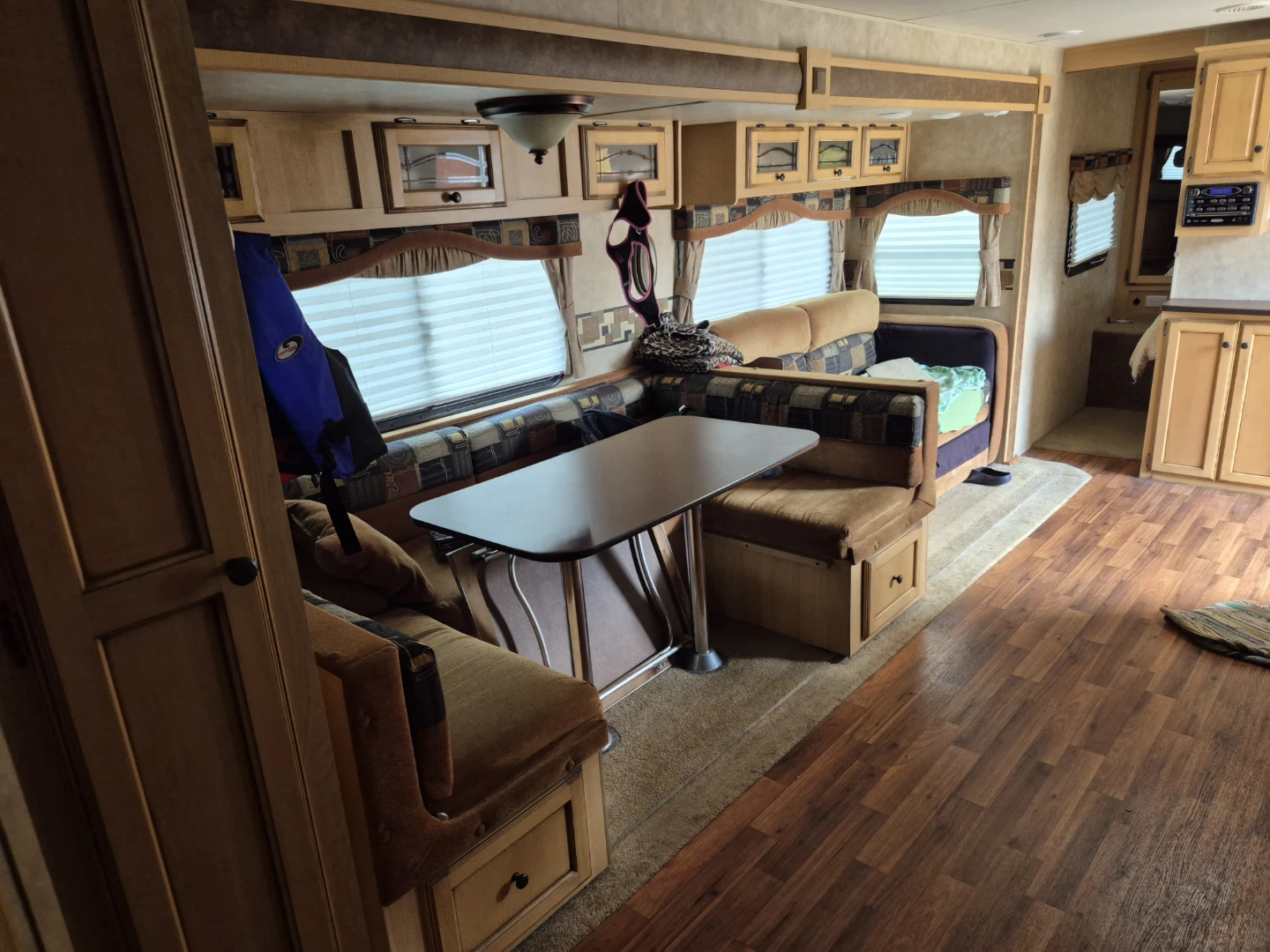 2010 KZ Spree 318 Travel Trailer - photo 3