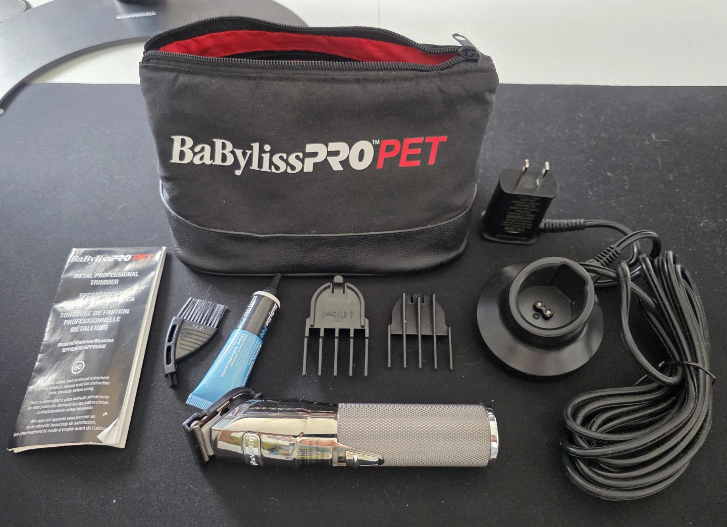 Pet grooming clippers