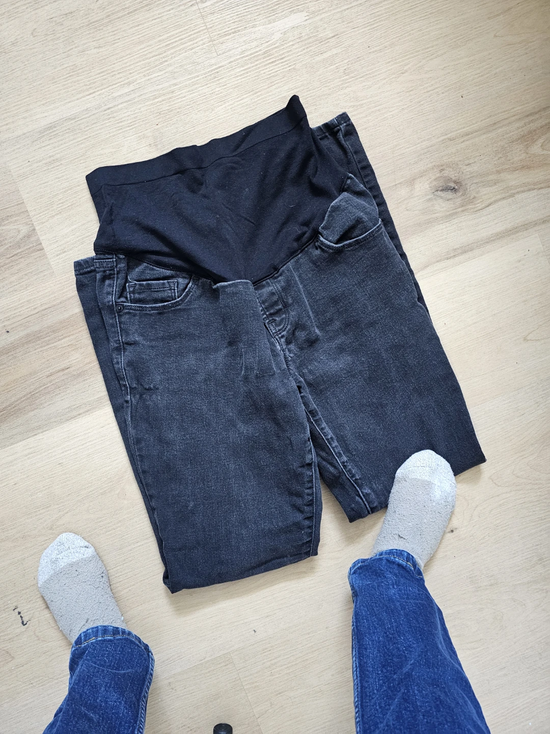 Old Navy Maternity Black Skinny Jeans