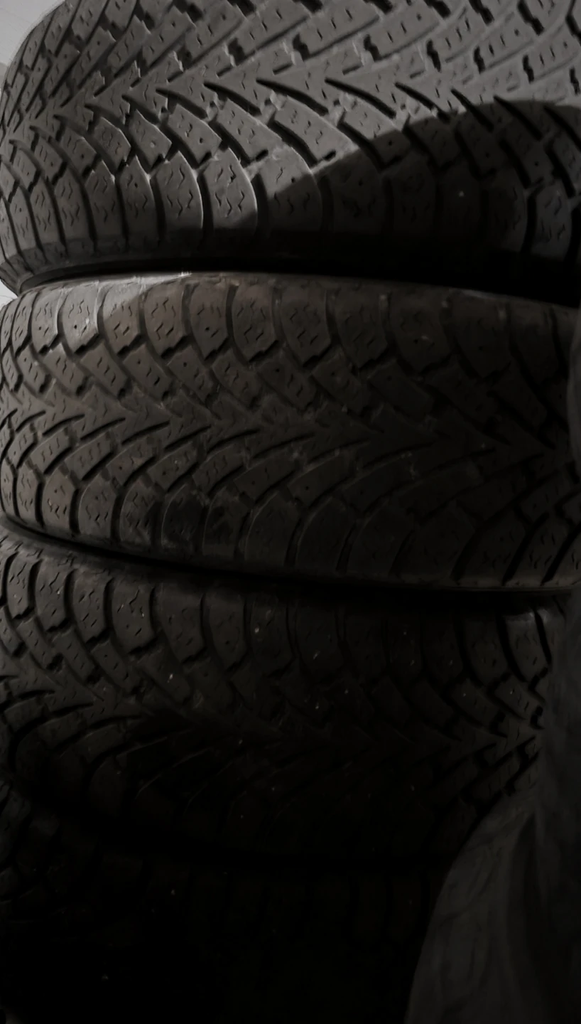 Good Set of 4 Good Year Tires PLUS Rims Size 235 60 R18 *DEAL*