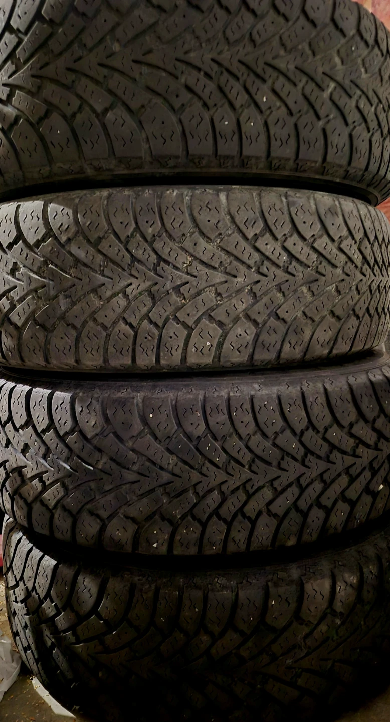 Good Set of 4 Good Year Tires PLUS Rims Size 235 60 R18 *DEAL* - photo 4
