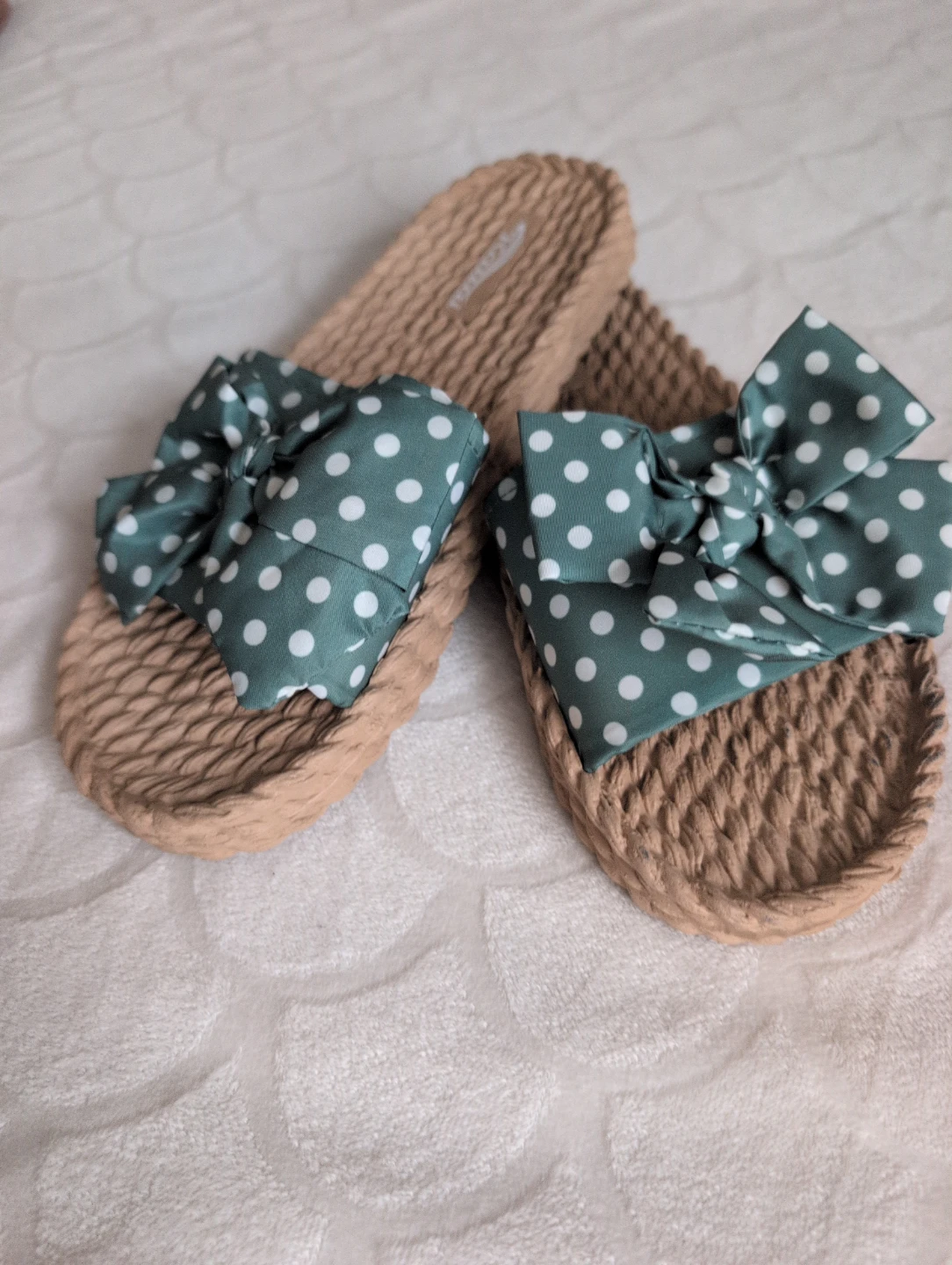 Women's Slide Sandals with Green Polkadot Bow Detail