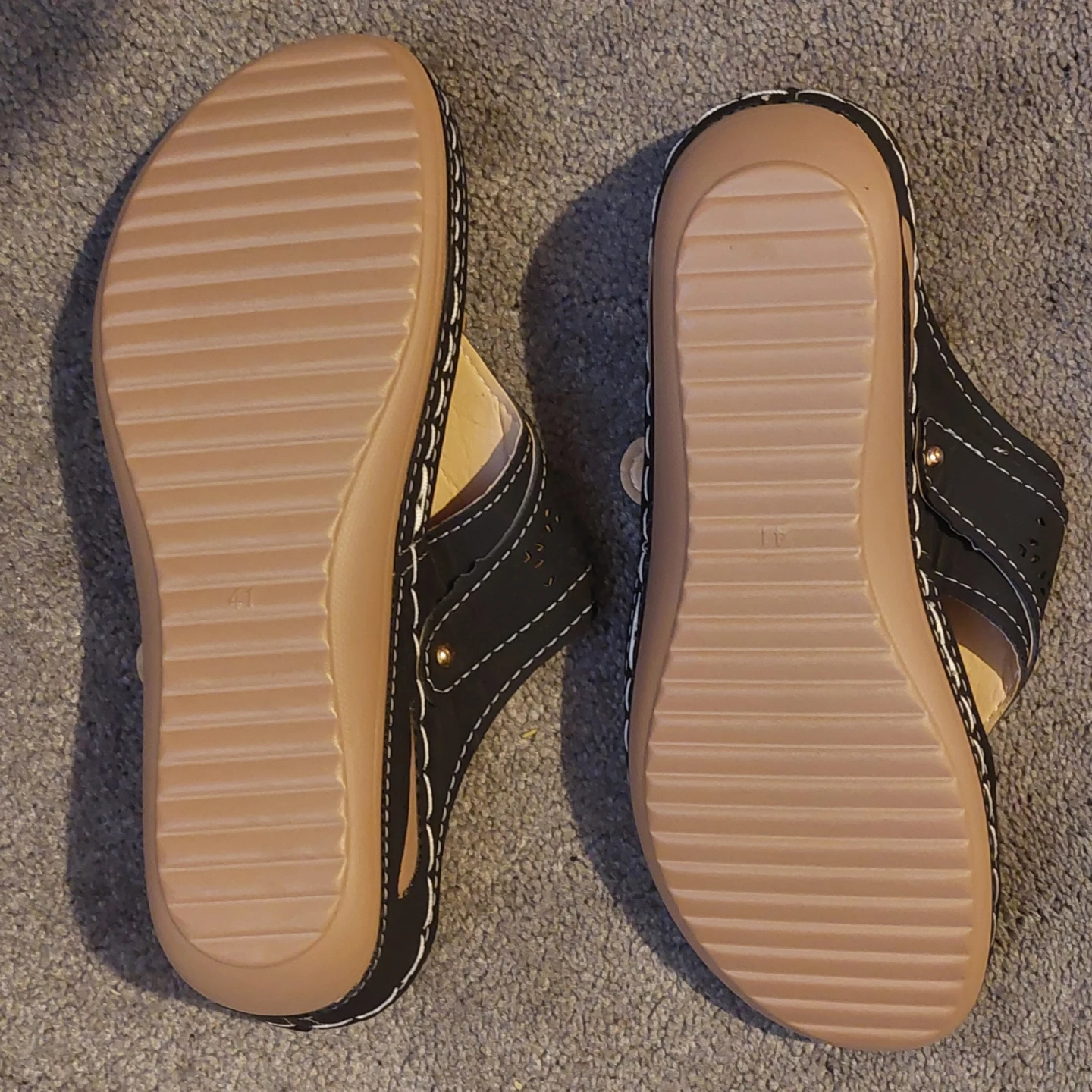 Women's Black Slip-on Sandals Size 41 - photo 2