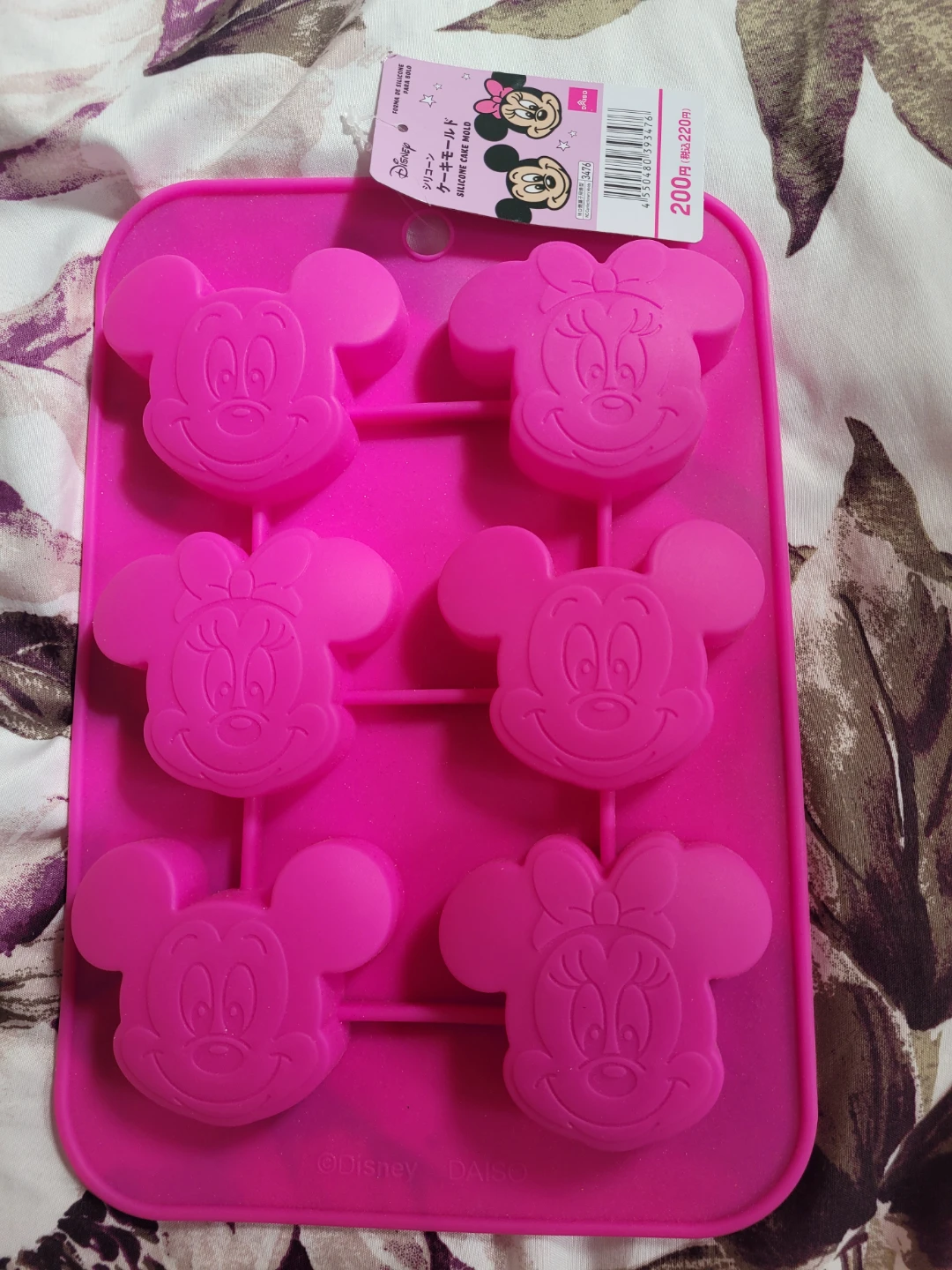 Disney Minnie Mouse Silicone Baking Mold - photo 2