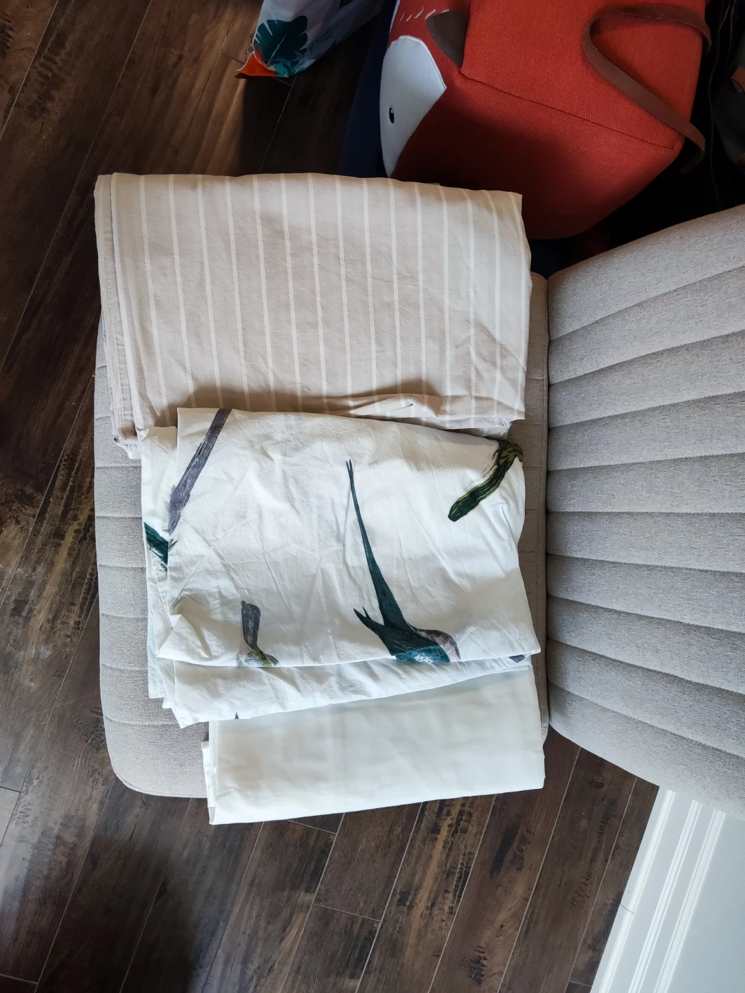 New / almost new twin bedding