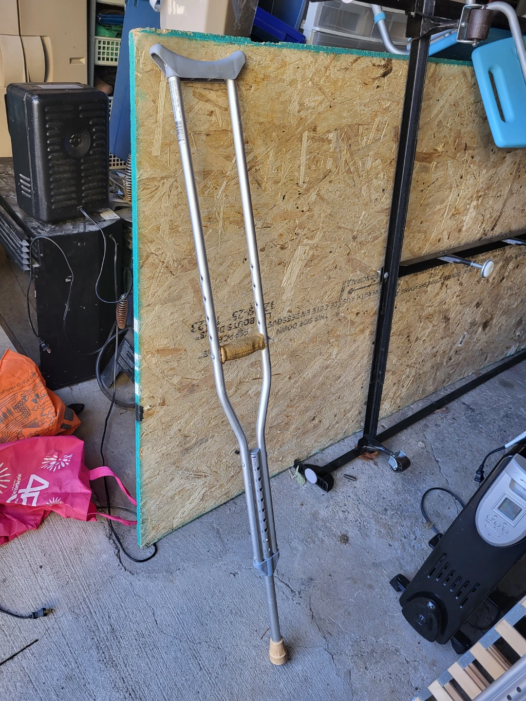 Single Adjustable Crutch