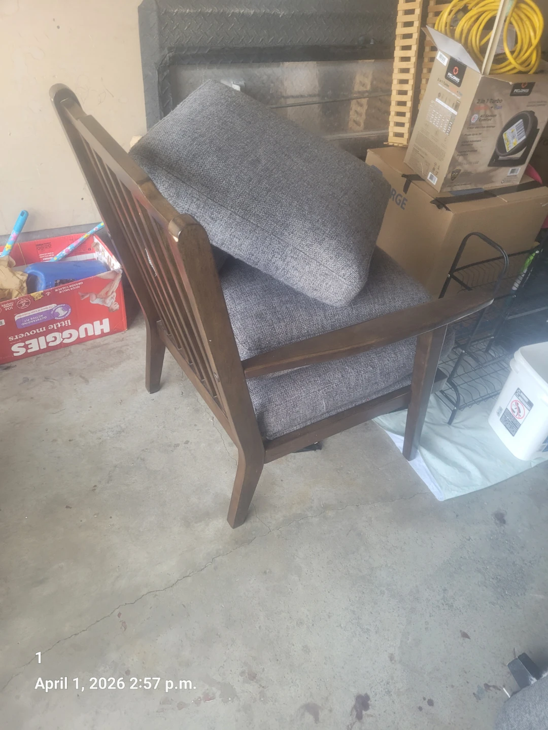 2 matching chairs - photo 3