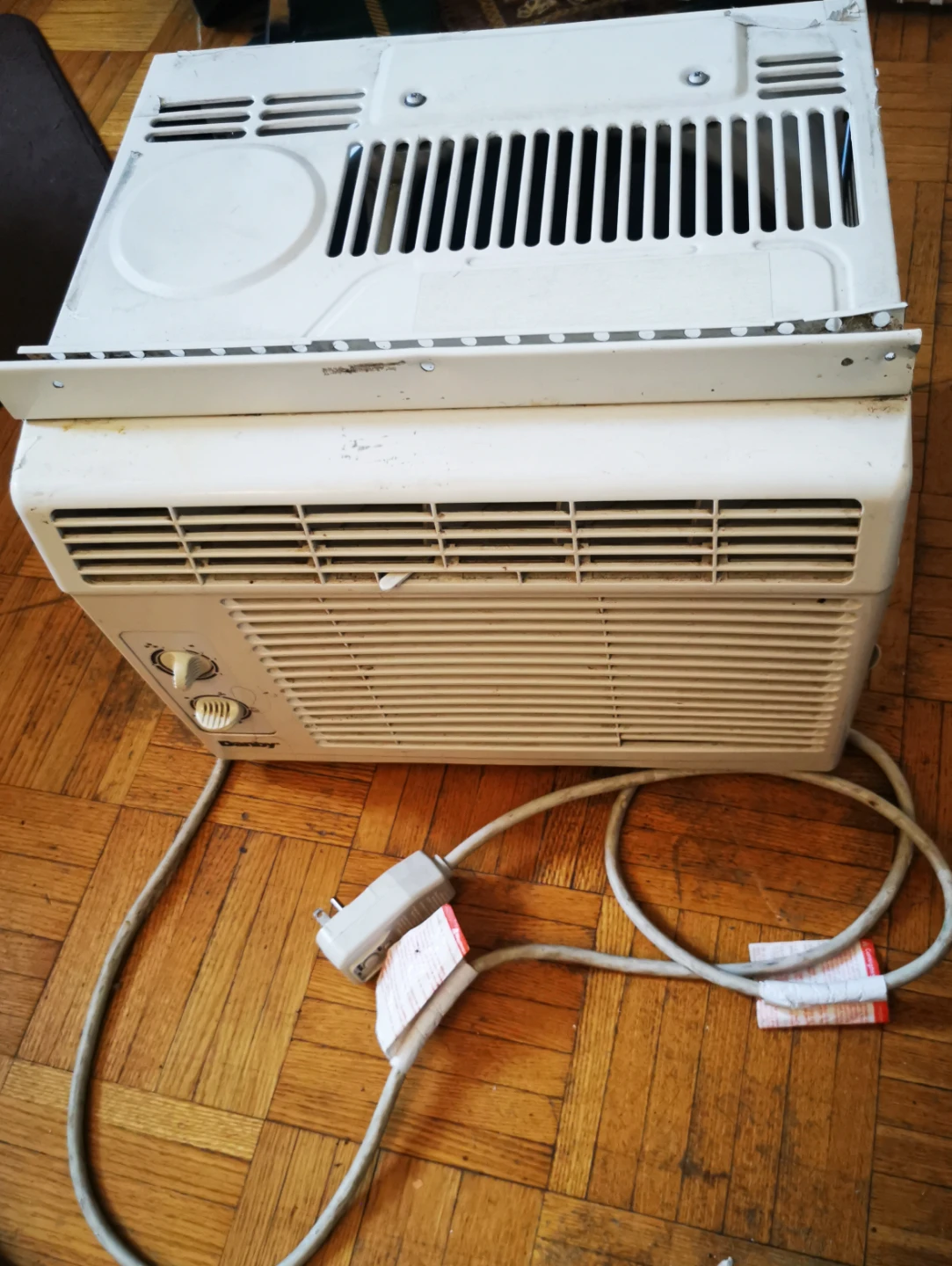 Used Danby Window Air Conditioner 5000btu - photo 2