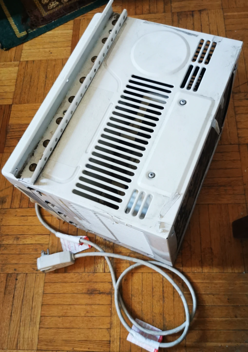 Used Danby Window Air Conditioner 5000btu - photo 3