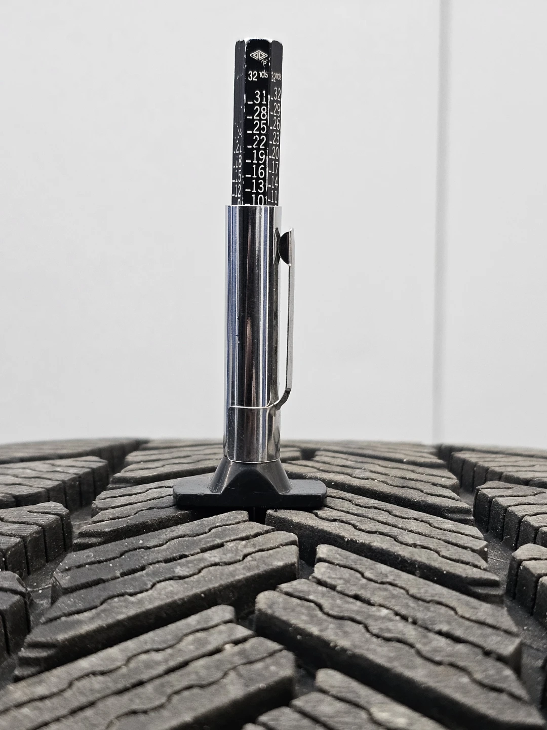 235/50 R20 MICHELLIN X-ICE WINTER TIRES - photo 3
