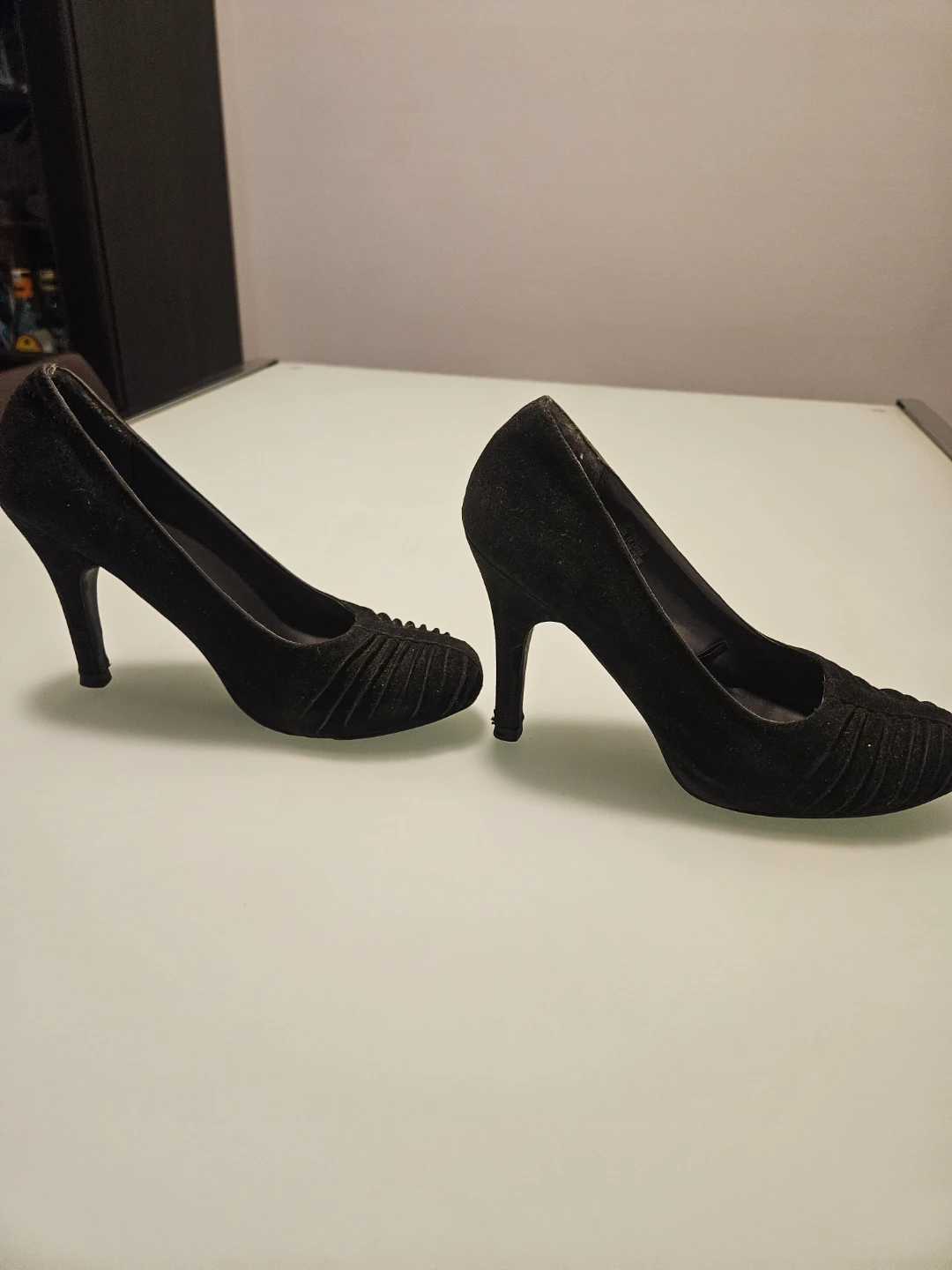Black Suede Pleated Heels - photo 4