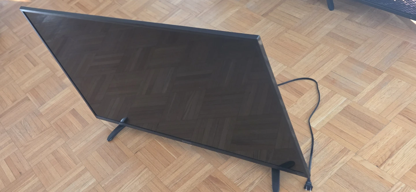 Sharp roku smart tv LC-43LBU711C 43"