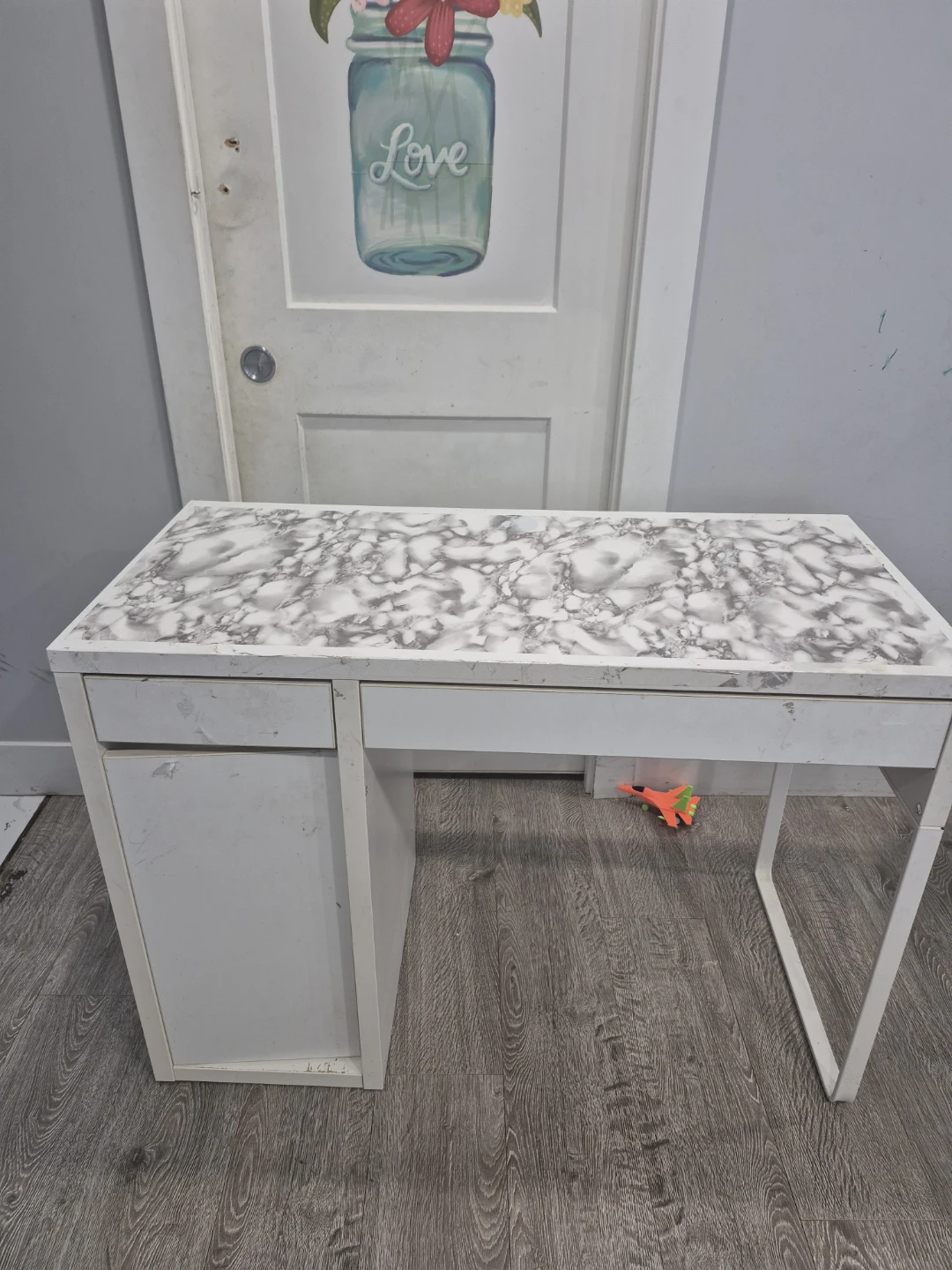 Free ikea White Desk