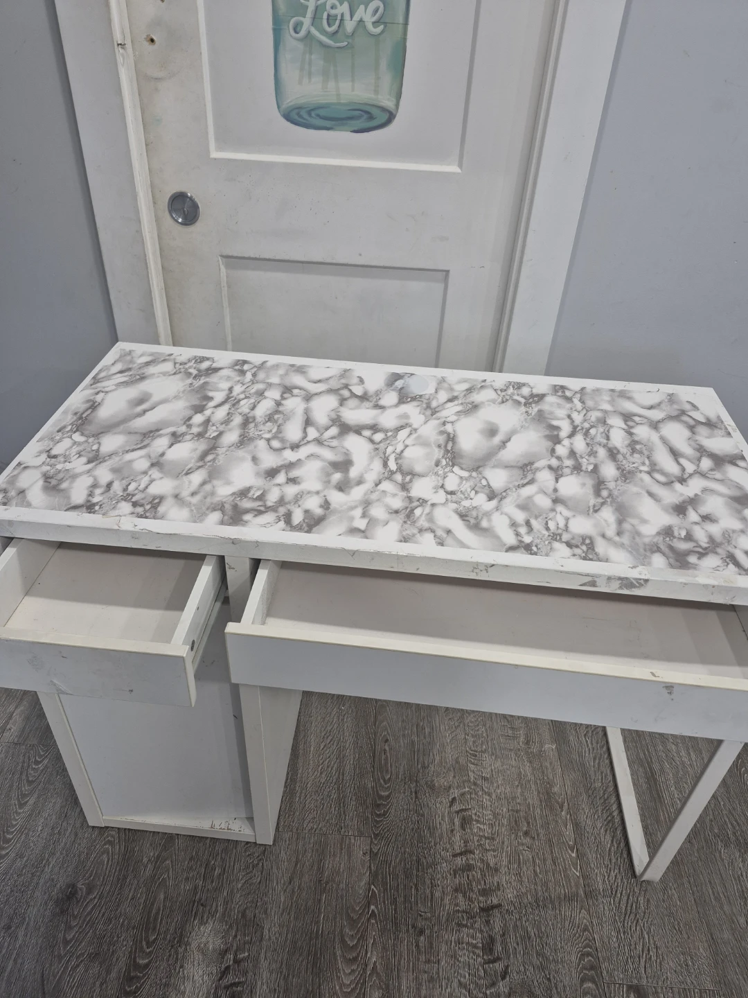 Free ikea White Desk - photo 2