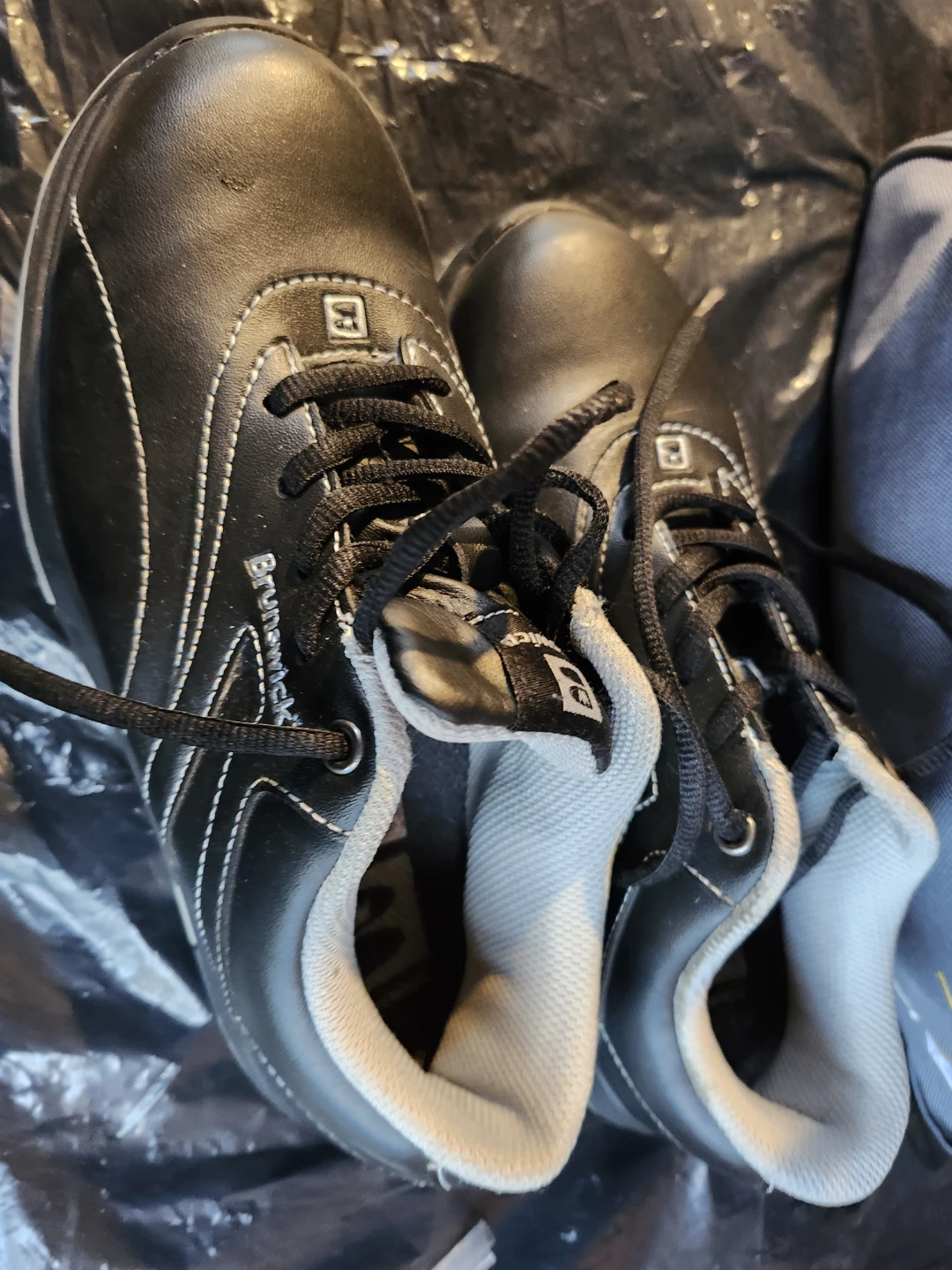 Brunswick Black Bowling Shoes (+ free bowling bag) - photo 5