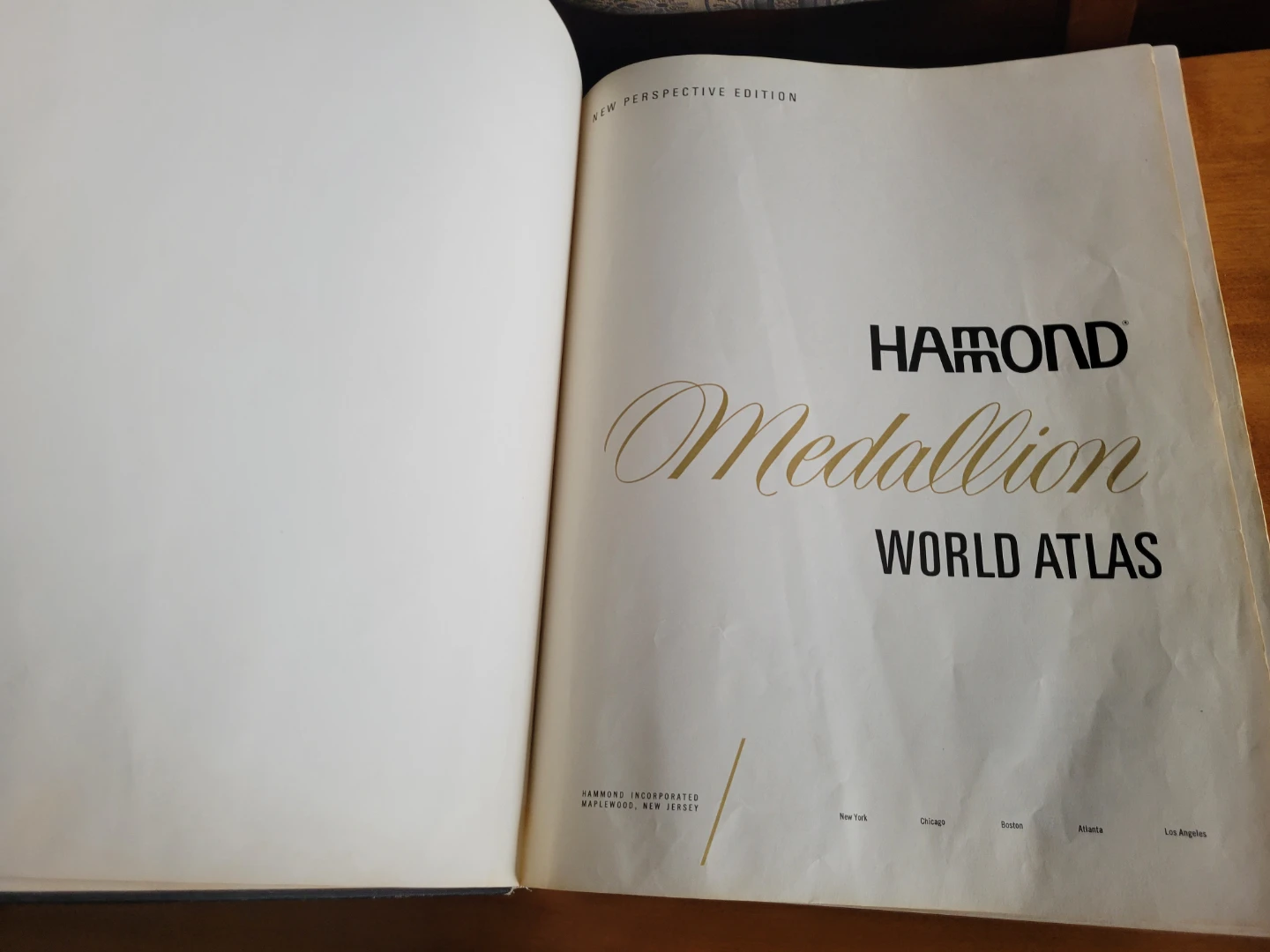 Hammond Medallion World Atlas - New Perspective Edition - photo 2