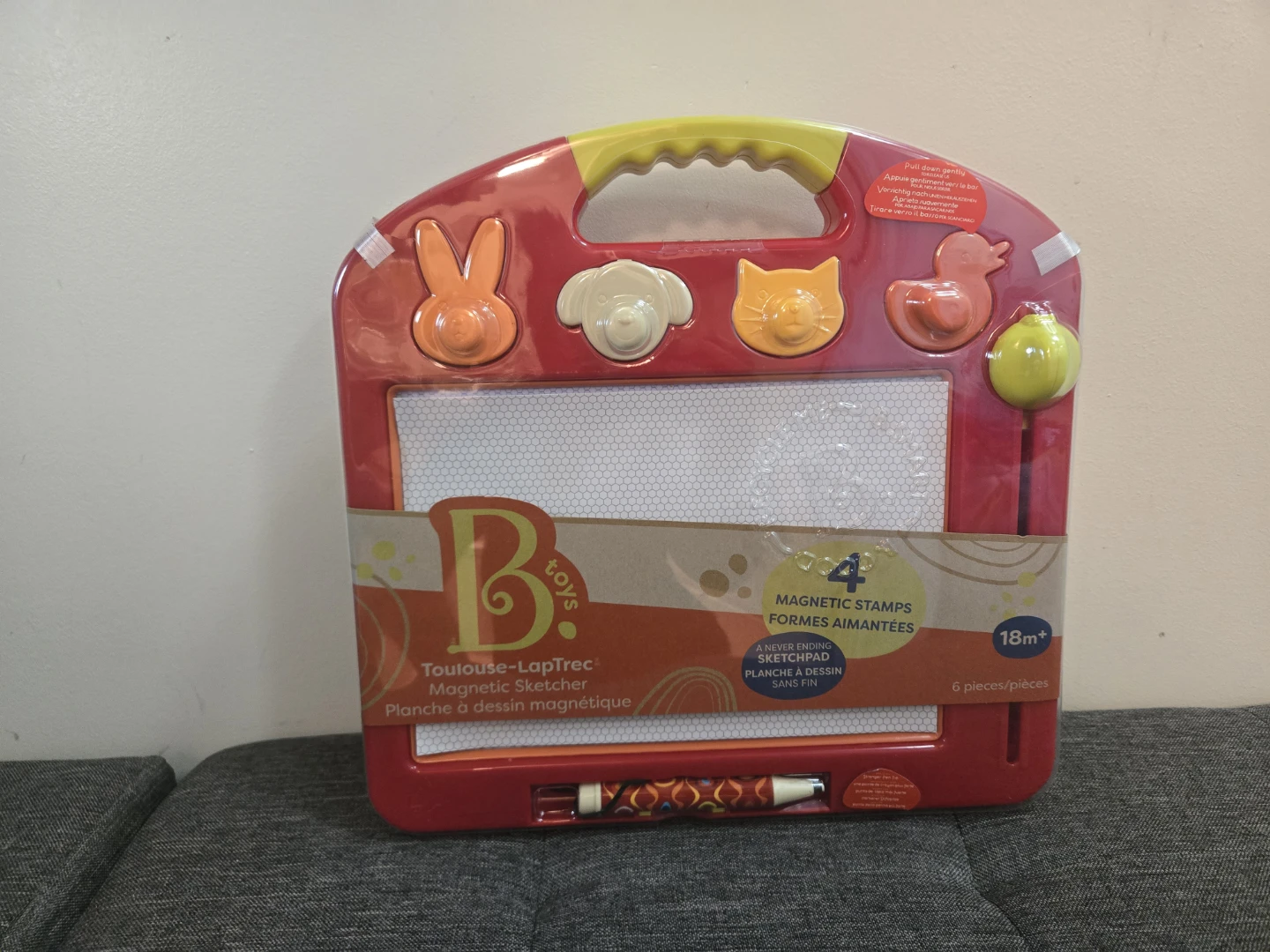 sketchpad. BToys Toulouse-LapTrec Magnetic Sketcher