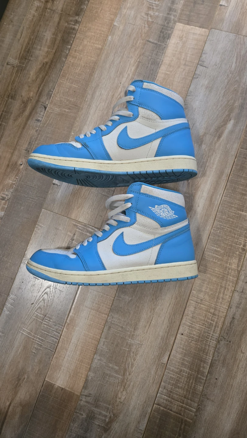 Air Jordan 1 High OG "University Blue" Sneakers