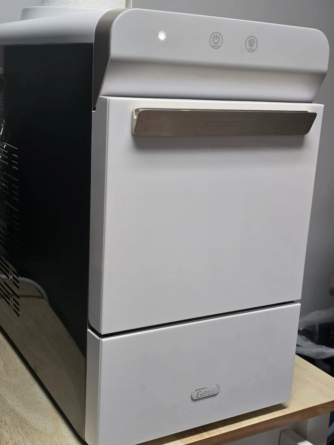 Nugget ice machine