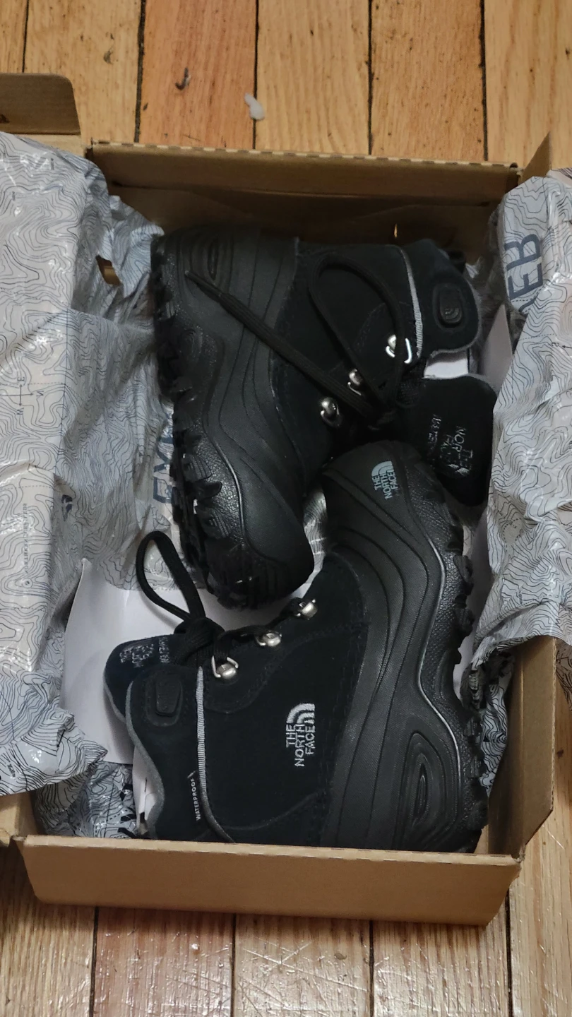 The North Face Kids Heatseeker Insulated Winter Boots size 10