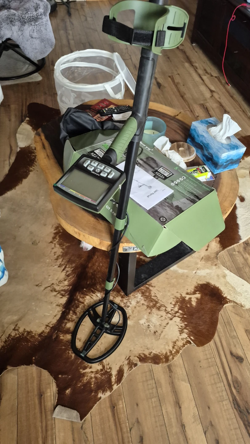 Metal Detector find lost jewelery, gold coins,works good