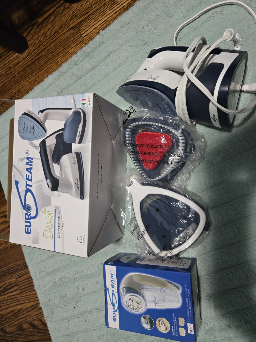 EUROSTEAM Duet Garment Steamer & Fuzz Remover Combo