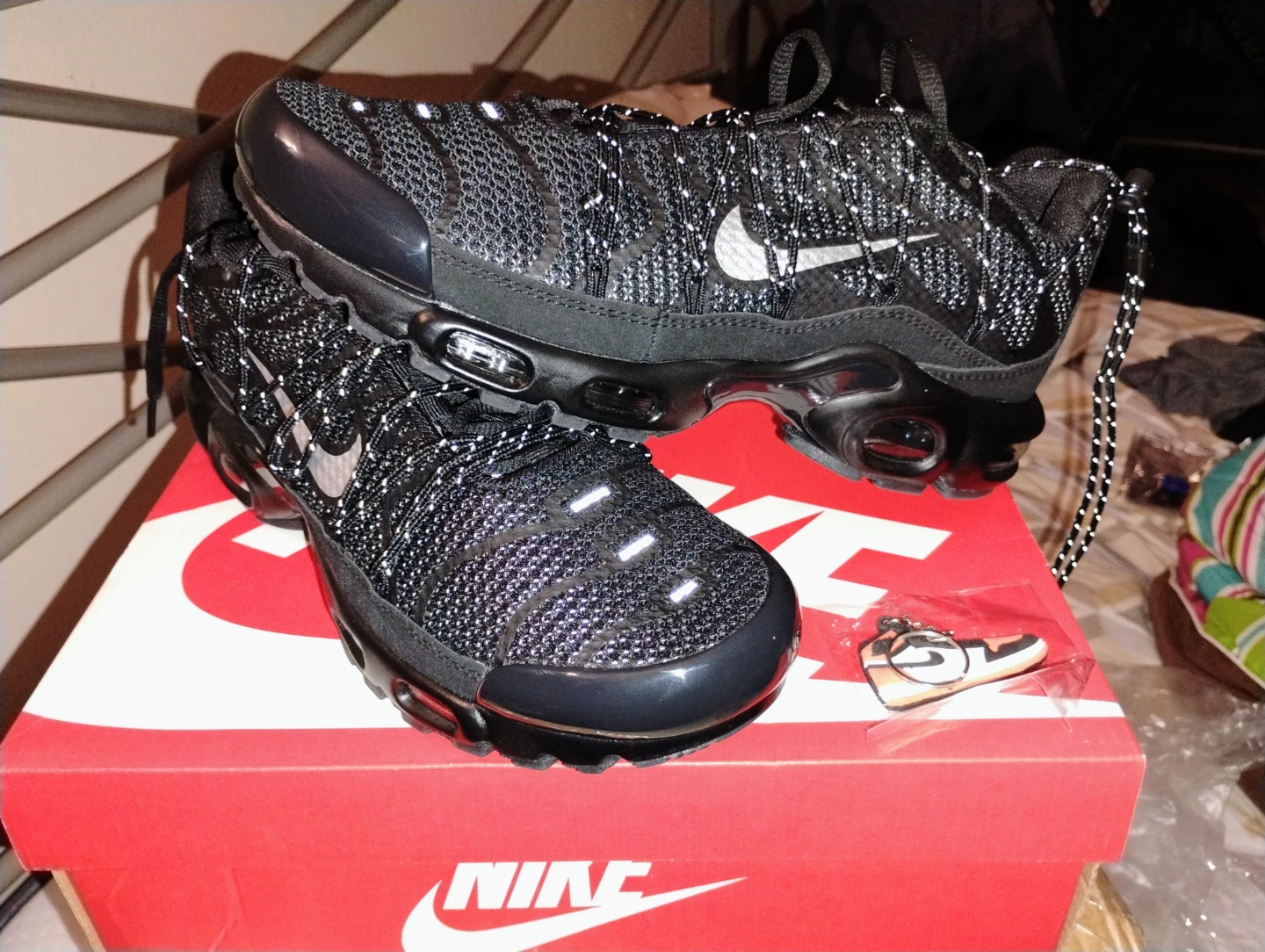 Nike Air Max Plus Black/Silver Running Shoes Size 9.5