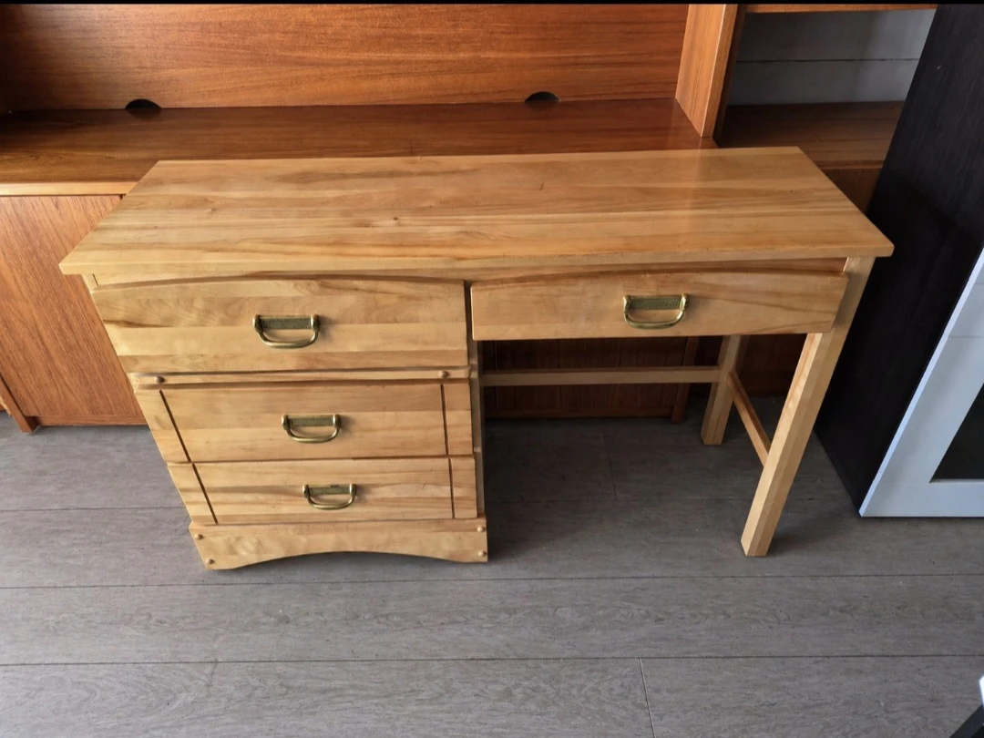 Light Wood Desk with 4 Drawers - photo 5