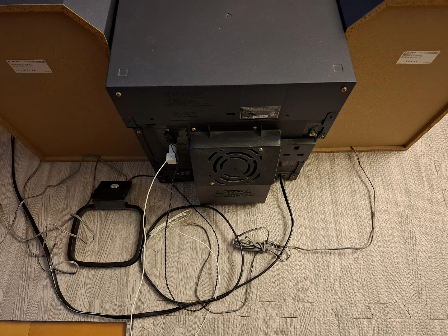 Sony MHC-GX35 Stereo System with 3-CD Changer - photo 2