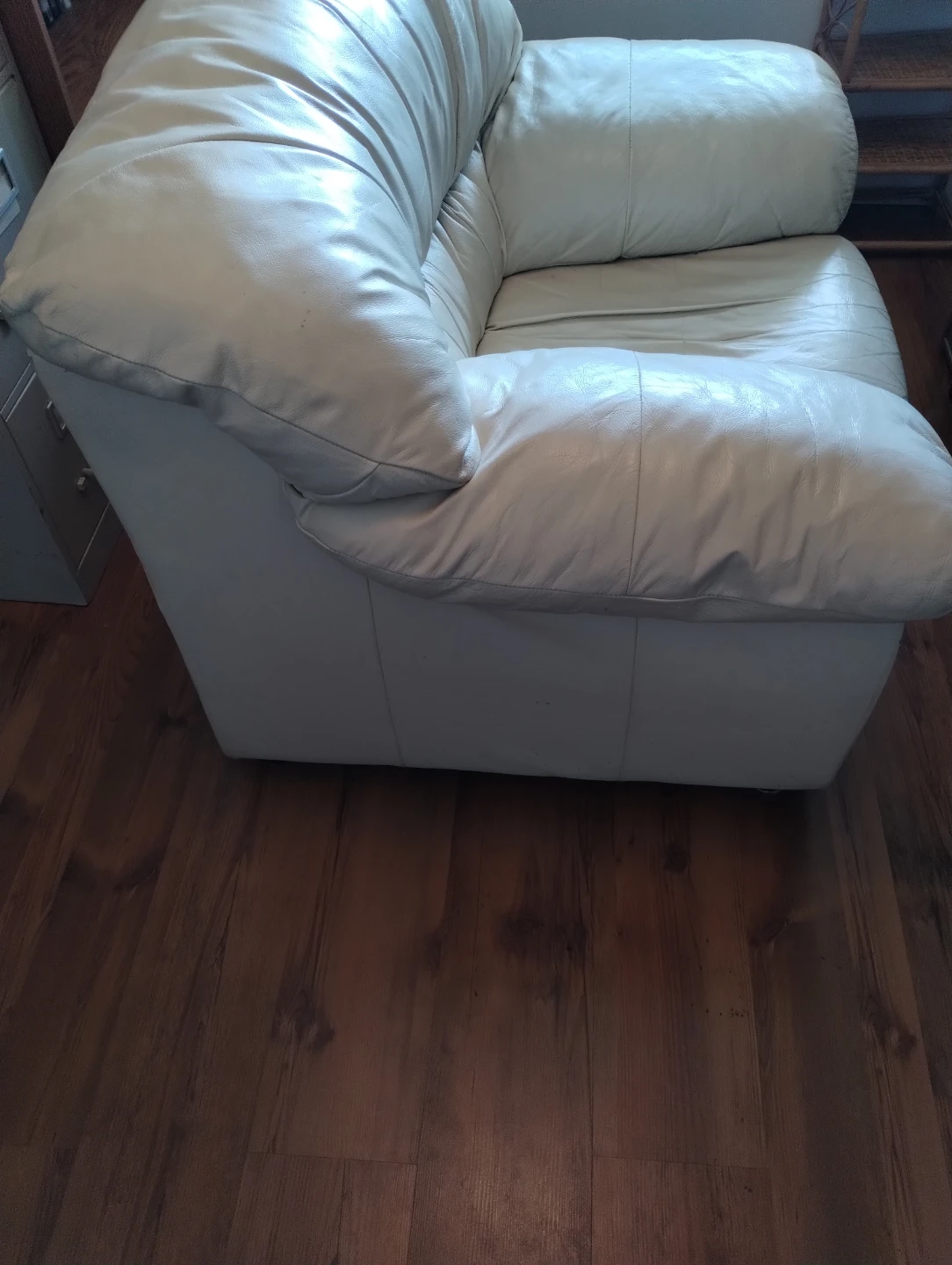 White leather chair - photo 4