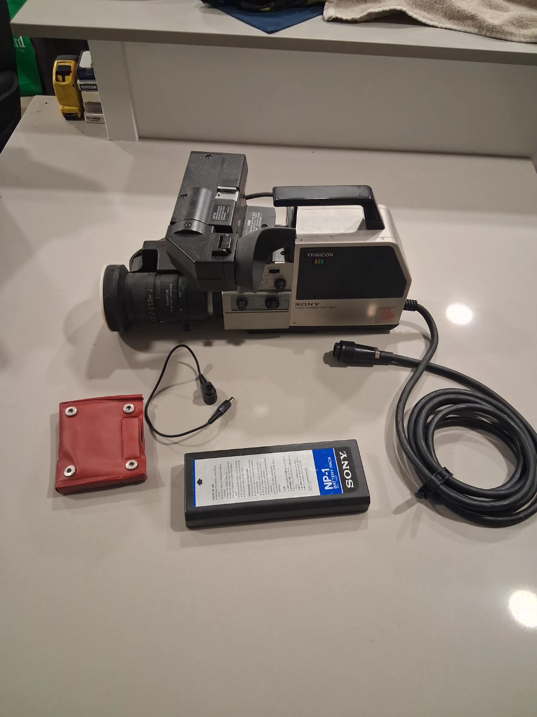 Sony TR-909 Broadcast Video Camera with Accessories - photo 2