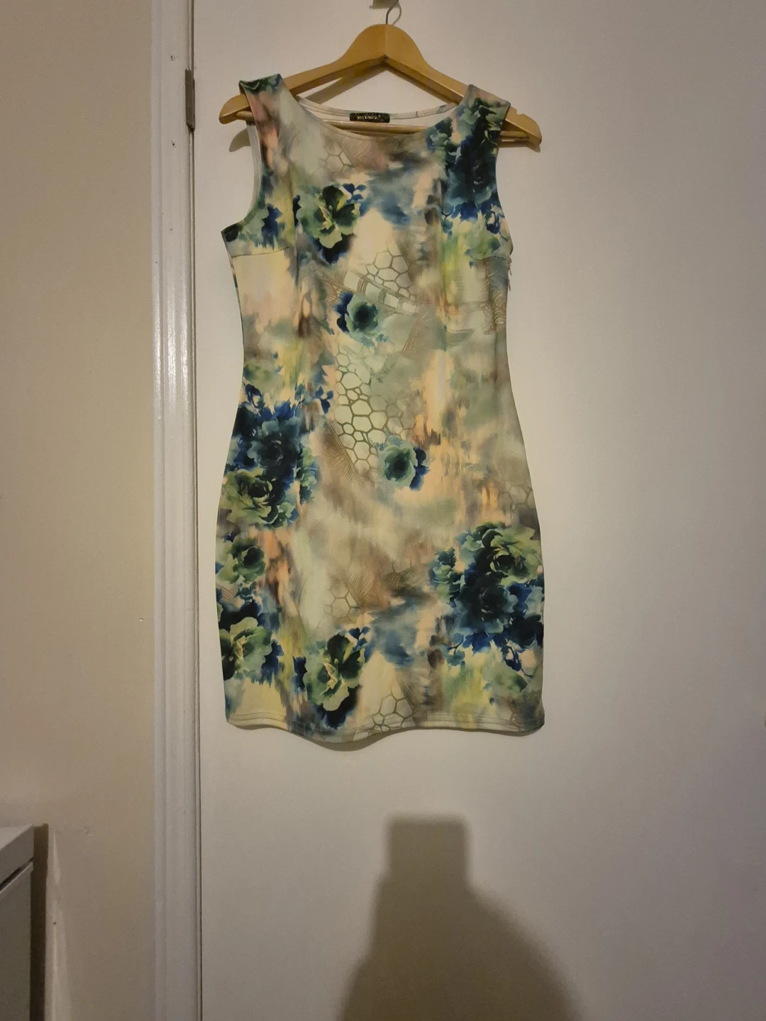 Ladies Sleeveless Abstract Floral Print Dress