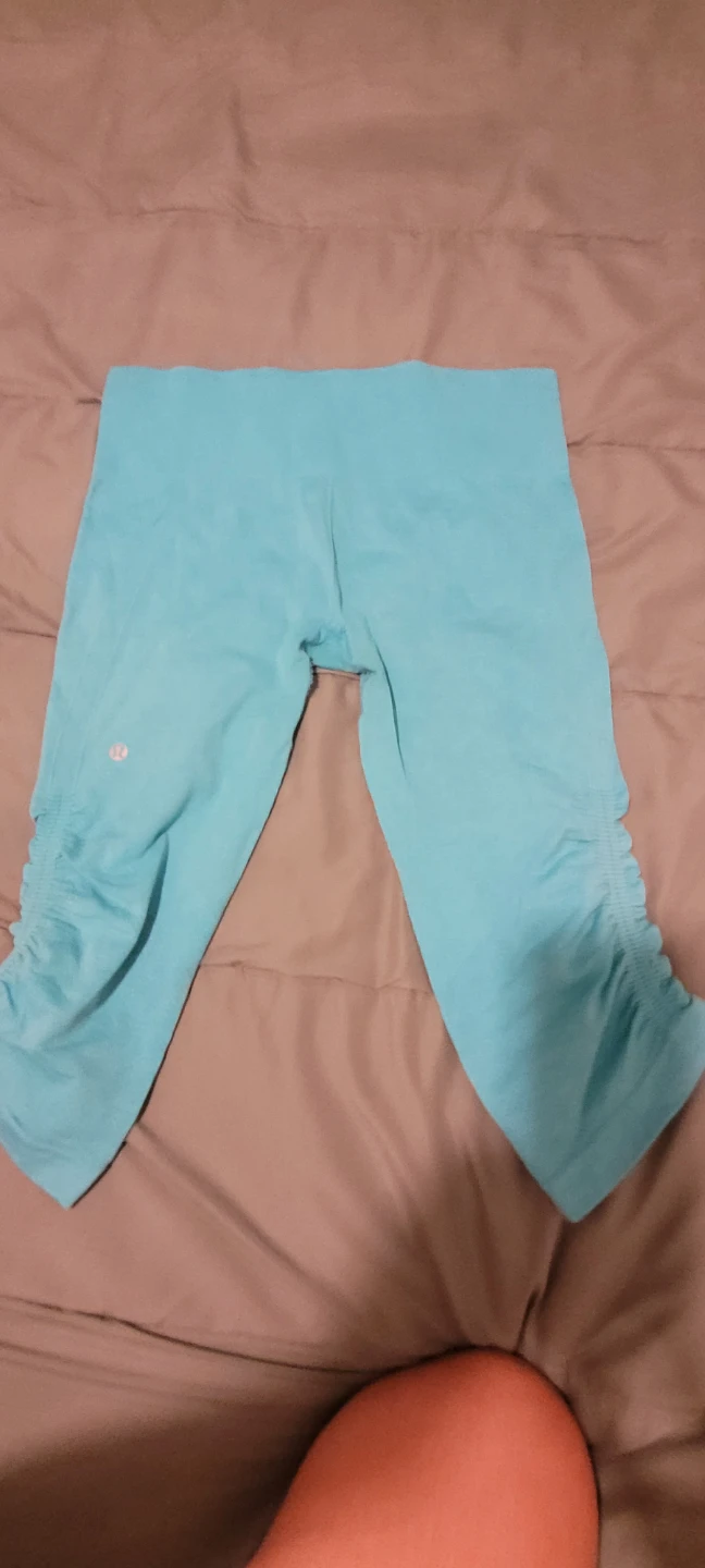Lululemon Teal Capris Size Medium